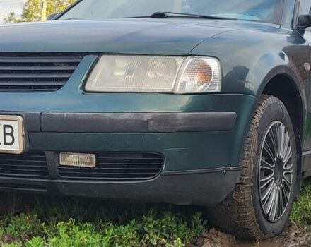 Зеленый Фольксваген Пассат, объемом двигателя 1.9 л и пробегом 488 тыс. км за 4200 $, фото 9 на Automoto.ua