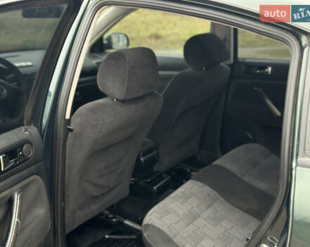 Зеленый Фольксваген Пассат, объемом двигателя 1.78 л и пробегом 334 тыс. км за 3150 $, фото 15 на Automoto.ua