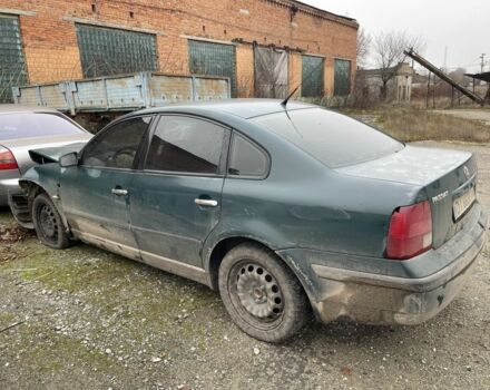 Зеленый Фольксваген Пассат, объемом двигателя 1.6 л и пробегом 3 тыс. км за 1000 $, фото 1 на Automoto.ua