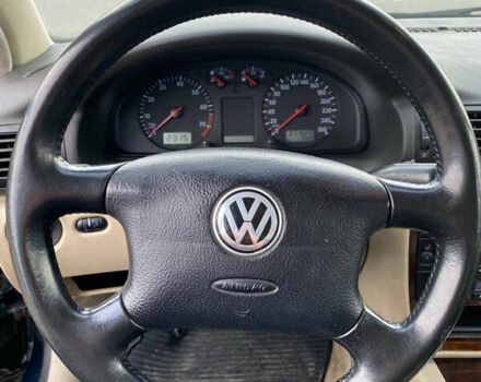 Зеленый Фольксваген Пассат, объемом двигателя 2.33 л и пробегом 211 тыс. км за 3500 $, фото 17 на Automoto.ua