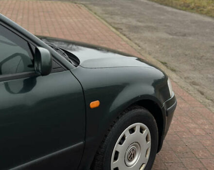 Зеленый Фольксваген Пассат, объемом двигателя 1.78 л и пробегом 334 тыс. км за 3150 $, фото 6 на Automoto.ua