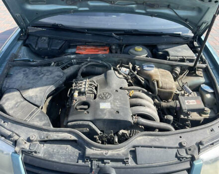 Зелений Фольксваген Пассат, об'ємом двигуна 1.6 л та пробігом 320 тис. км за 4300 $, фото 6 на Automoto.ua