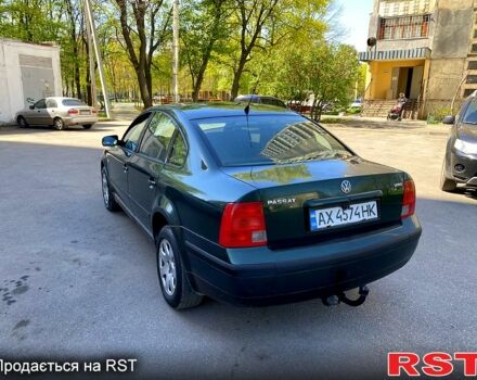 Зеленый Фольксваген Пассат, объемом двигателя 1.8 л и пробегом 235 тыс. км за 3000 $, фото 3 на Automoto.ua