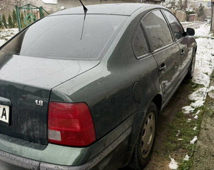 Зеленый Фольксваген Пассат, объемом двигателя 1.78 л и пробегом 334 тыс. км за 2600 $, фото 2 на Automoto.ua