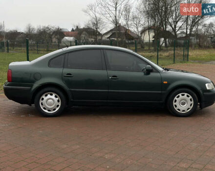 Зеленый Фольксваген Пассат, объемом двигателя 1.78 л и пробегом 334 тыс. км за 3150 $, фото 5 на Automoto.ua