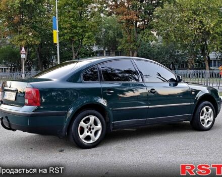 Зелений Фольксваген Пассат, об'ємом двигуна 1.6 л та пробігом 250 тис. км за 2899 $, фото 2 на Automoto.ua