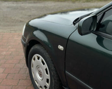 Зеленый Фольксваген Пассат, объемом двигателя 1.78 л и пробегом 334 тыс. км за 3150 $, фото 7 на Automoto.ua