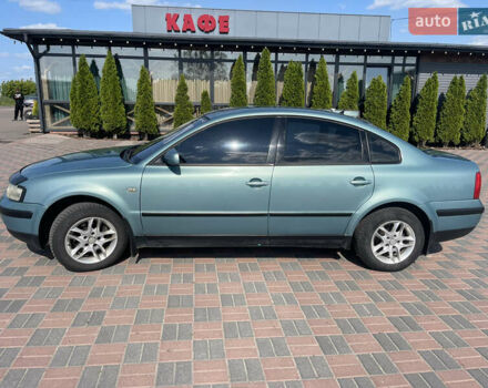 Зелений Фольксваген Пассат, об'ємом двигуна 1.6 л та пробігом 320 тис. км за 4300 $, фото 1 на Automoto.ua