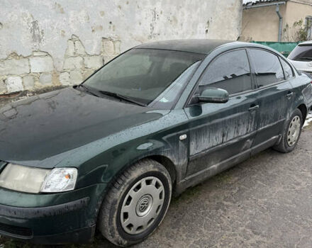 Зеленый Фольксваген Пассат, объемом двигателя 1.78 л и пробегом 334 тыс. км за 2600 $, фото 3 на Automoto.ua