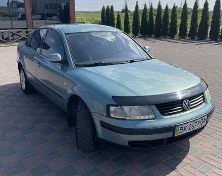 Зелений Фольксваген Пассат, об'ємом двигуна 1.6 л та пробігом 320 тис. км за 4300 $, фото 5 на Automoto.ua