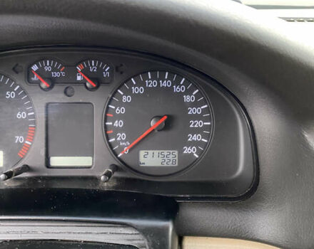 Зеленый Фольксваген Пассат, объемом двигателя 2.33 л и пробегом 211 тыс. км за 3500 $, фото 18 на Automoto.ua