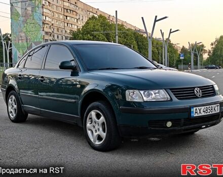 Зелений Фольксваген Пассат, об'ємом двигуна 1.6 л та пробігом 250 тис. км за 2899 $, фото 3 на Automoto.ua