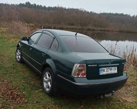 Зеленый Фольксваген Пассат, объемом двигателя 1.9 л и пробегом 400 тыс. км за 3200 $, фото 4 на Automoto.ua