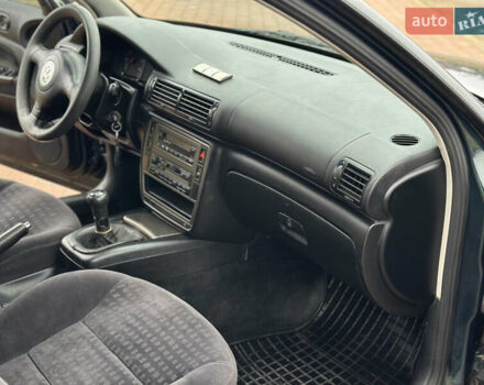 Зеленый Фольксваген Пассат, объемом двигателя 1.78 л и пробегом 334 тыс. км за 3150 $, фото 20 на Automoto.ua