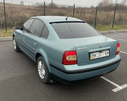 Зелений Фольксваген Пассат, об'ємом двигуна 1.6 л та пробігом 320 тис. км за 3800 $, фото 5 на Automoto.ua