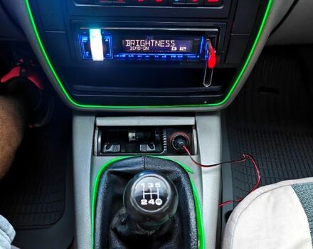 Зелений Фольксваген Пассат, об'ємом двигуна 1.6 л та пробігом 250 тис. км за 2899 $, фото 7 на Automoto.ua