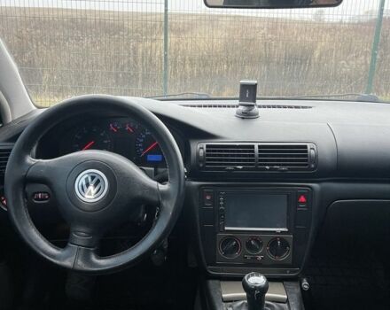 Зелений Фольксваген Пассат, об'ємом двигуна 1.6 л та пробігом 320 тис. км за 3800 $, фото 4 на Automoto.ua