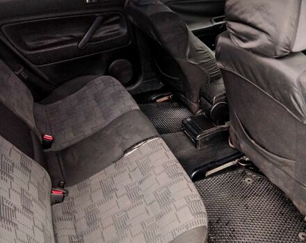 Зелений Фольксваген Пассат, об'ємом двигуна 1.8 л та пробігом 300 тис. км за 2600 $, фото 6 на Automoto.ua