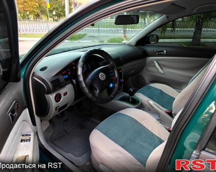 Зелений Фольксваген Пассат, об'ємом двигуна 1.6 л та пробігом 250 тис. км за 2899 $, фото 5 на Automoto.ua