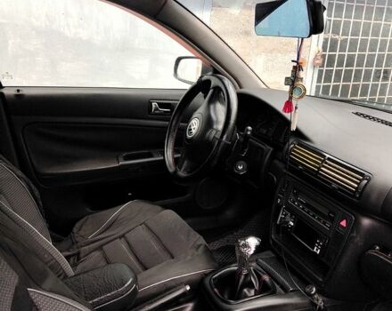 Зелений Фольксваген Пассат, об'ємом двигуна 1.8 л та пробігом 300 тис. км за 2600 $, фото 5 на Automoto.ua