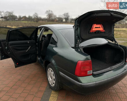 Зеленый Фольксваген Пассат, объемом двигателя 1.78 л и пробегом 334 тыс. км за 3150 $, фото 10 на Automoto.ua