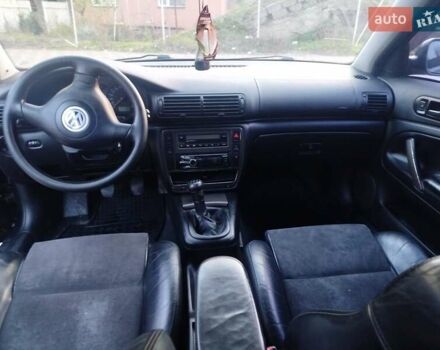 Зеленый Фольксваген Пассат, объемом двигателя 2.8 л и пробегом 380 тыс. км за 2999 $, фото 11 на Automoto.ua