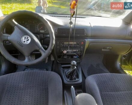 Зелений Фольксваген Пассат, об'ємом двигуна 1.6 л та пробігом 347 тис. км за 3100 $, фото 5 на Automoto.ua