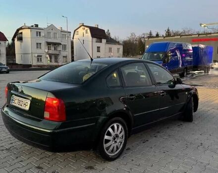 Зеленый Фольксваген Пассат, объемом двигателя 2.5 л и пробегом 373 тыс. км за 2800 $, фото 1 на Automoto.ua