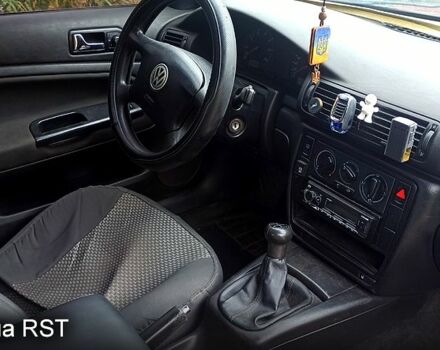 Зеленый Фольксваген Пассат, объемом двигателя 1.8 л и пробегом 221 тыс. км за 4250 $, фото 5 на Automoto.ua