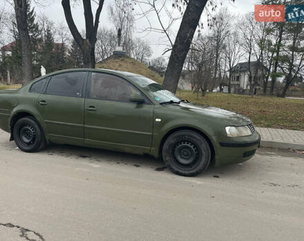 Зеленый Фольксваген Пассат, объемом двигателя 1.9 л и пробегом 323 тыс. км за 2700 $, фото 4 на Automoto.ua