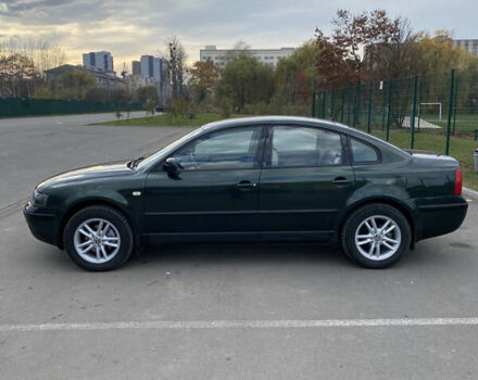 Зеленый Фольксваген Пассат, объемом двигателя 2.33 л и пробегом 211 тыс. км за 3500 $, фото 3 на Automoto.ua