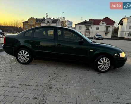 Зеленый Фольксваген Пассат, объемом двигателя 2.5 л и пробегом 373 тыс. км за 2800 $, фото 2 на Automoto.ua