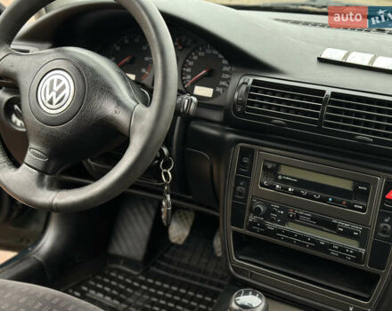 Зеленый Фольксваген Пассат, объемом двигателя 1.78 л и пробегом 334 тыс. км за 3150 $, фото 21 на Automoto.ua