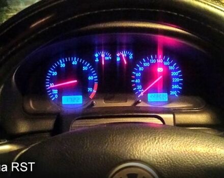 Зеленый Фольксваген Пассат, объемом двигателя 1.8 л и пробегом 221 тыс. км за 4250 $, фото 9 на Automoto.ua