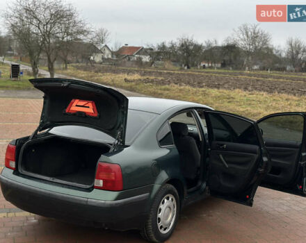 Зеленый Фольксваген Пассат, объемом двигателя 1.78 л и пробегом 334 тыс. км за 3150 $, фото 11 на Automoto.ua