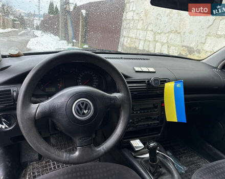 Зеленый Фольксваген Пассат, объемом двигателя 1.78 л и пробегом 334 тыс. км за 2600 $, фото 4 на Automoto.ua