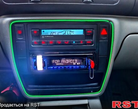 Зелений Фольксваген Пассат, об'ємом двигуна 1.6 л та пробігом 250 тис. км за 2899 $, фото 6 на Automoto.ua