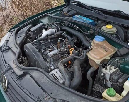 Зеленый Фольксваген Пассат, объемом двигателя 1.9 л и пробегом 400 тыс. км за 3200 $, фото 2 на Automoto.ua