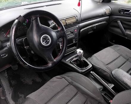 Зелений Фольксваген Пассат, об'ємом двигуна 1.8 л та пробігом 300 тис. км за 2600 $, фото 10 на Automoto.ua