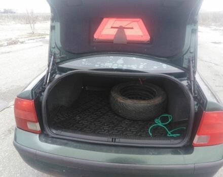 Зеленый Фольксваген Пассат, объемом двигателя 1.8 л и пробегом 320 тыс. км за 2900 $, фото 4 на Automoto.ua