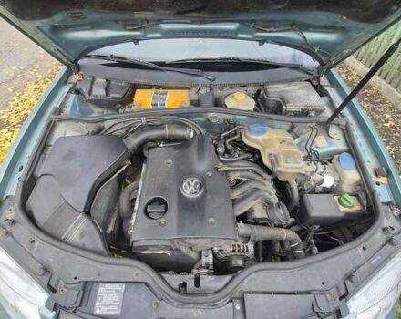 Зелений Фольксваген Пассат, об'ємом двигуна 1.6 л та пробігом 322 тис. км за 3500 $, фото 3 на Automoto.ua