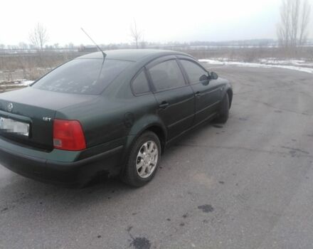 Зеленый Фольксваген Пассат, объемом двигателя 1.8 л и пробегом 320 тыс. км за 2900 $, фото 1 на Automoto.ua