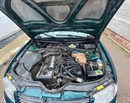 Зеленый Фольксваген Пассат, объемом двигателя 1.8 л и пробегом 300 тыс. км за 3150 $, фото 8 на Automoto.ua