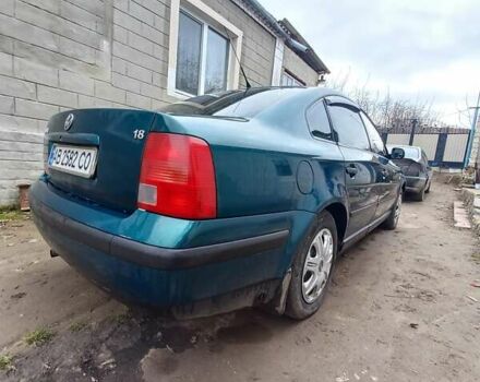 Зеленый Фольксваген Пассат, объемом двигателя 1.8 л и пробегом 300 тыс. км за 3150 $, фото 3 на Automoto.ua