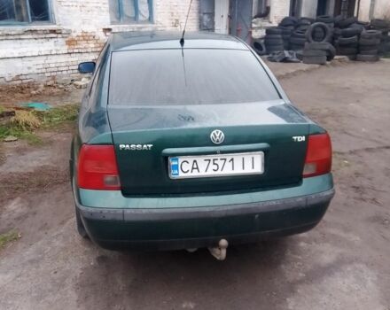 Зеленый Фольксваген Пассат, объемом двигателя 1.9 л и пробегом 467 тыс. км за 4200 $, фото 3 на Automoto.ua