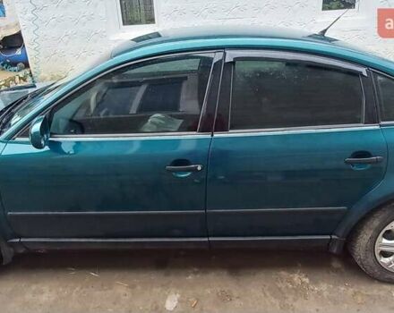 Зеленый Фольксваген Пассат, объемом двигателя 1.8 л и пробегом 300 тыс. км за 3150 $, фото 6 на Automoto.ua