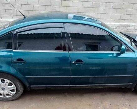 Зелений Фольксваген Пассат, об'ємом двигуна 1.8 л та пробігом 300 тис. км за 3150 $, фото 2 на Automoto.ua