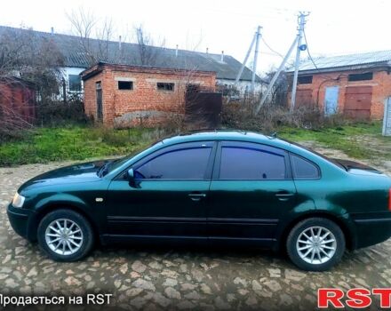 Зеленый Фольксваген Пассат, объемом двигателя 1.8 л и пробегом 295 тыс. км за 3600 $, фото 3 на Automoto.ua