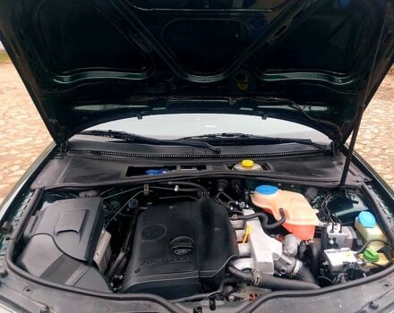 Зеленый Фольксваген Пассат, объемом двигателя 1.8 л и пробегом 295 тыс. км за 3600 $, фото 5 на Automoto.ua