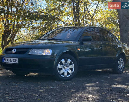 Зеленый Фольксваген Пассат, объемом двигателя 1.78 л и пробегом 375 тыс. км за 2550 $, фото 17 на Automoto.ua